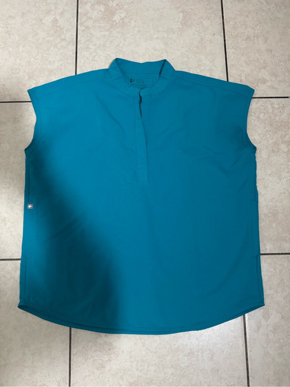 Sleeveless figs Shirt